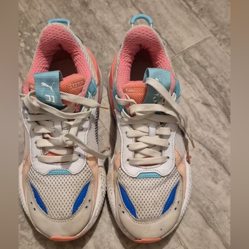 Puma Women's White and Blue Sneakers